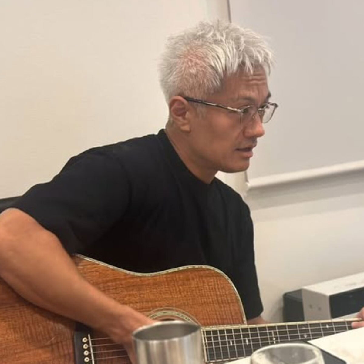 💥白发大叔的硬汉育儿：纹身下的温柔！