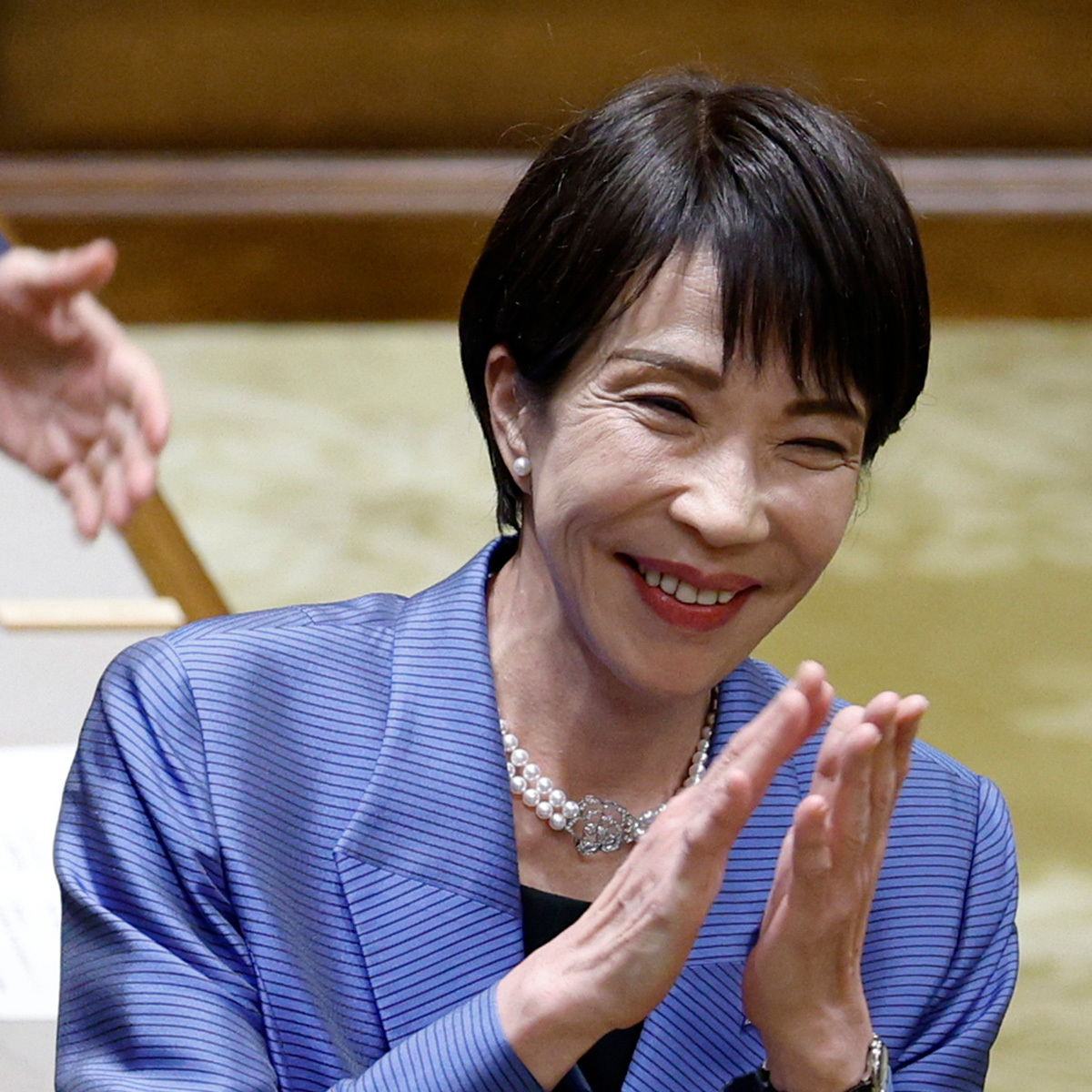 💥老将怒怼！为国挺身，力挺首相“台海危机”论！