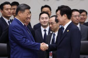 🇰🇷💥韩国也翻脸了！日本该从韩中关系中吸取什么？ 封面