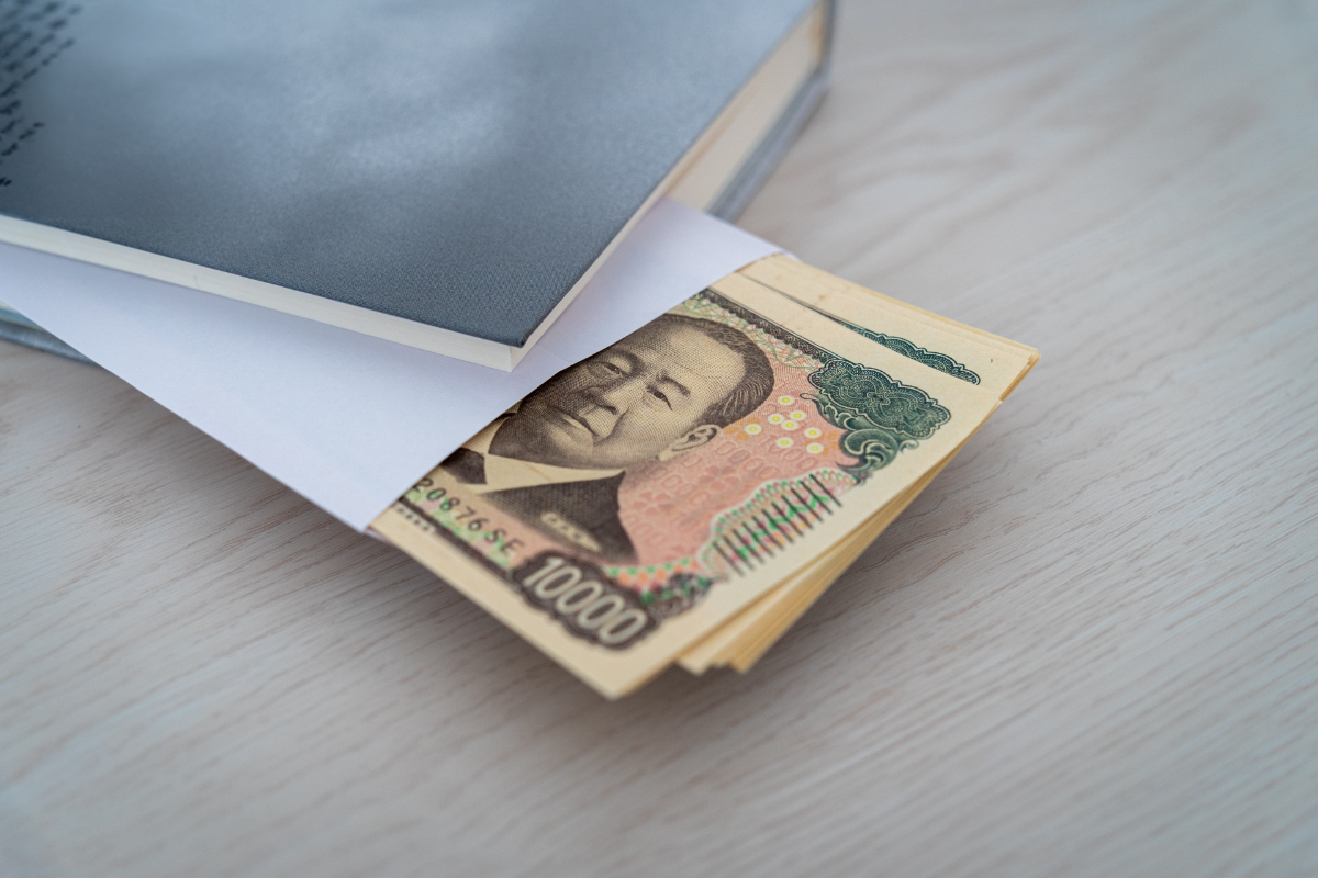 🔥家藏百万现金，被火烧了！还能换回吗？存银行才是王道！