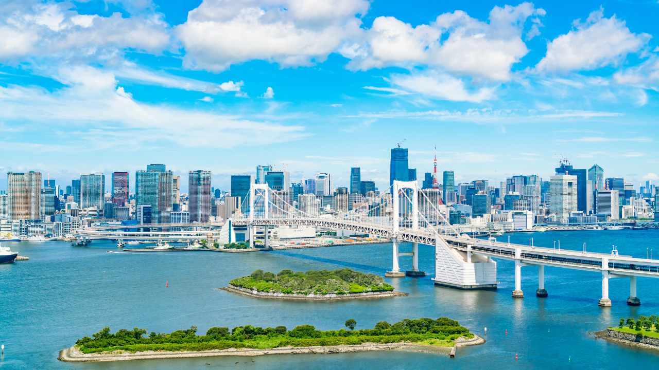 💥早卖就跑！40岁高收入夫妻的血泪教训：别让“豪宅”变“负债”！