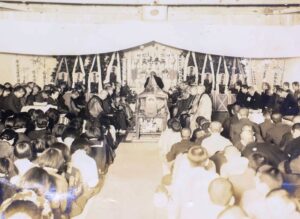 💥战败后学校遭暴打！愤怒师生：去校长家“道谢”！ 封面