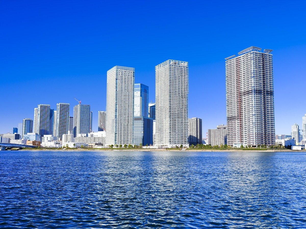 🏙️老街变天！高楼怪圈，谁在改变你的家园？