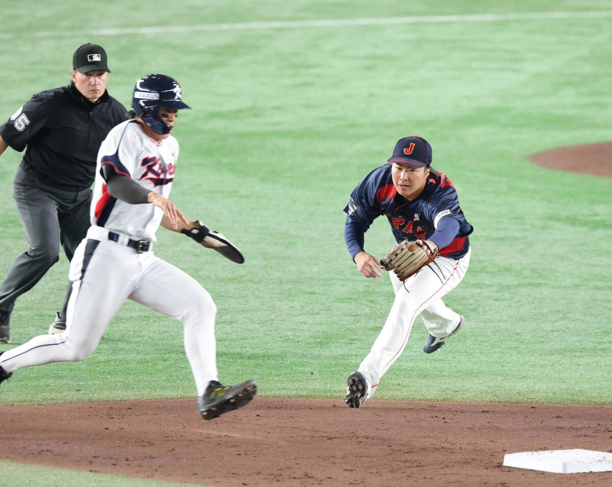 💥日本队惨痛！韩国盗垒得点，防守失误酿苦果！