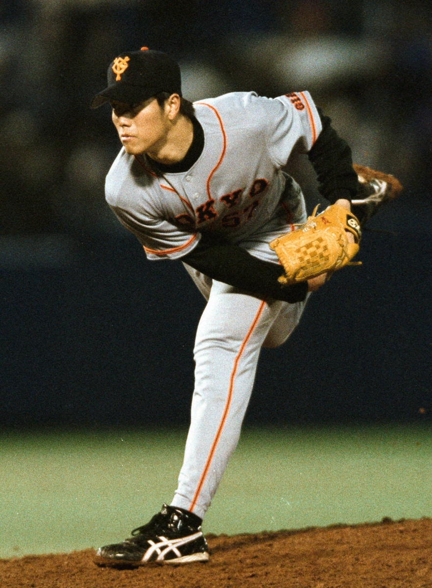 ⚾️ 24岁超模投手引退？昔日球场为他爆满！