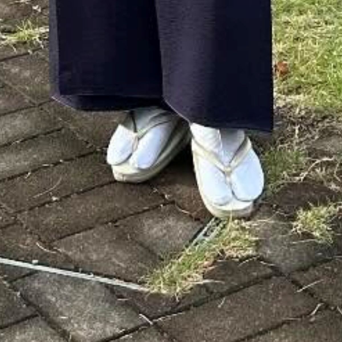 👗糟了！没衣服参加婚礼，借了妈的和服…结果惊艳全场！