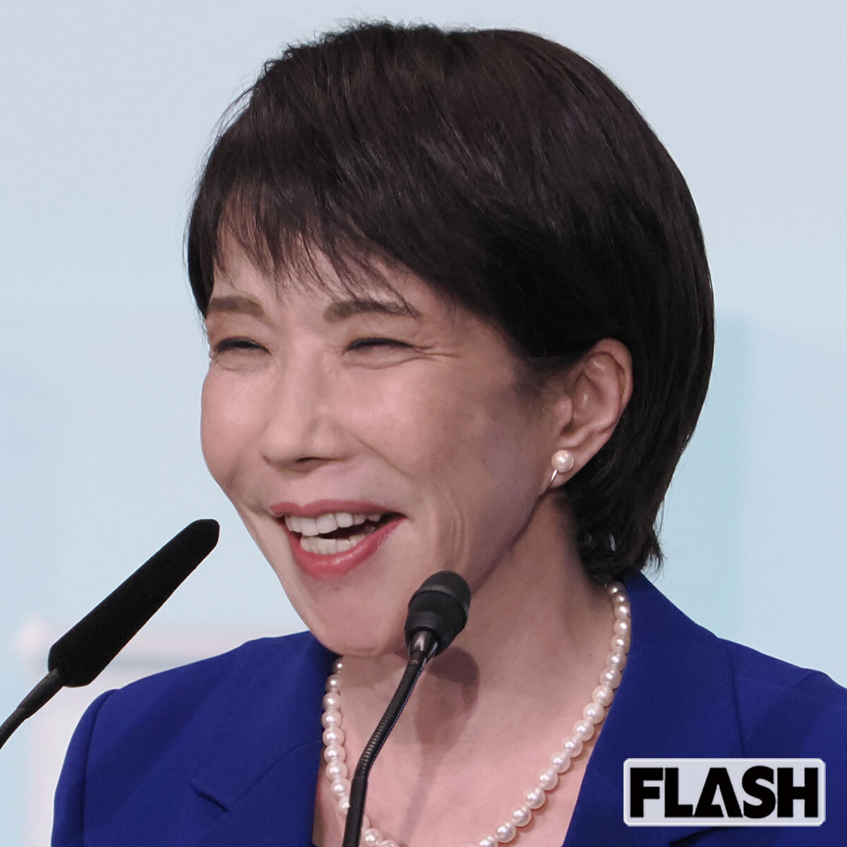 💥怒怼首相！摇滚乐手道歉，却透着深深的疲惫…