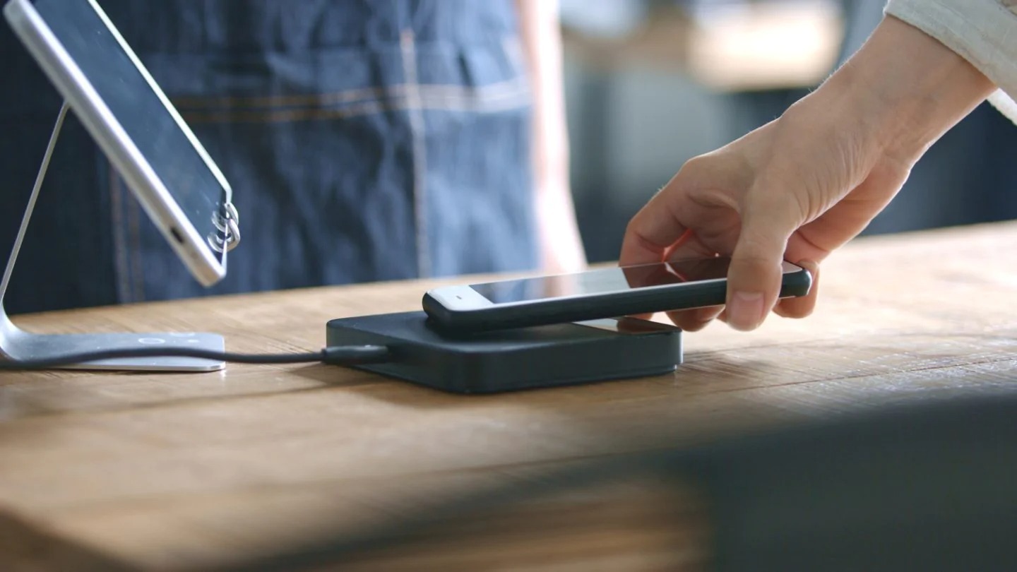 📱告别钱包！扫码支付成主流，兜里一两万就够了！