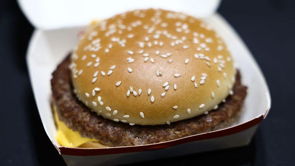 😭印度游客麦当劳崩溃：以为是素食，结果是牛肉！