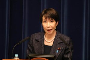 🚨凌晨狂飙工作？首相“早起会”引72岁老戏骨怒斥！ 封面