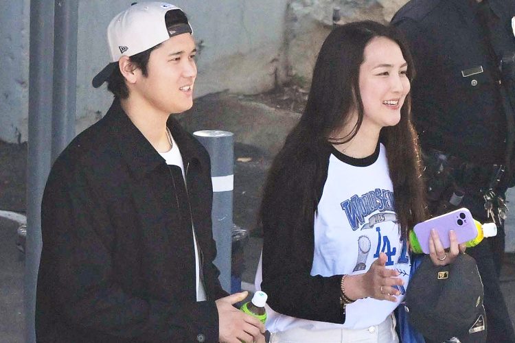 💋大谷翔平：MVP时刻的怪异举动，为啥没亲真美子？