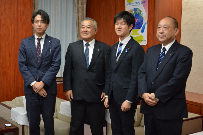 🍚日本农会会长：别再发米券了！(够了!)