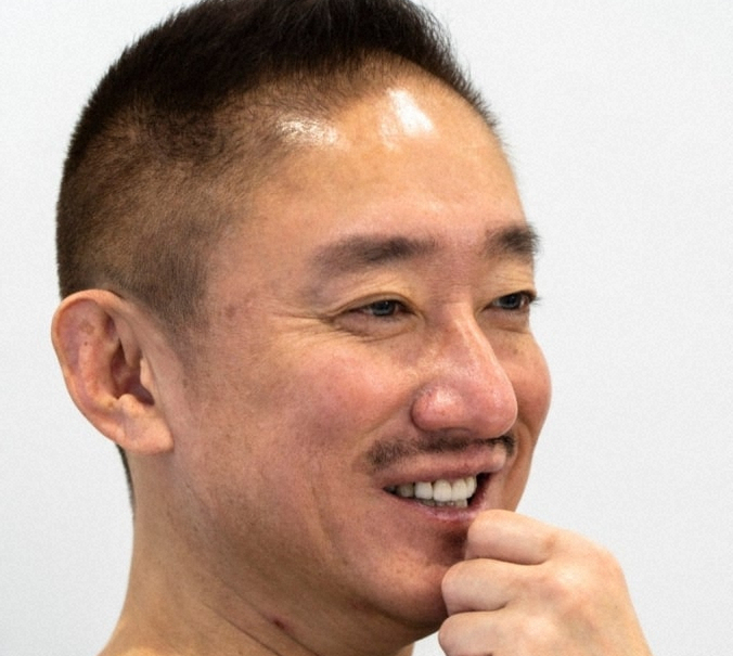 💥老爸挥球棍追我打！亿万富翁的童年阴影！