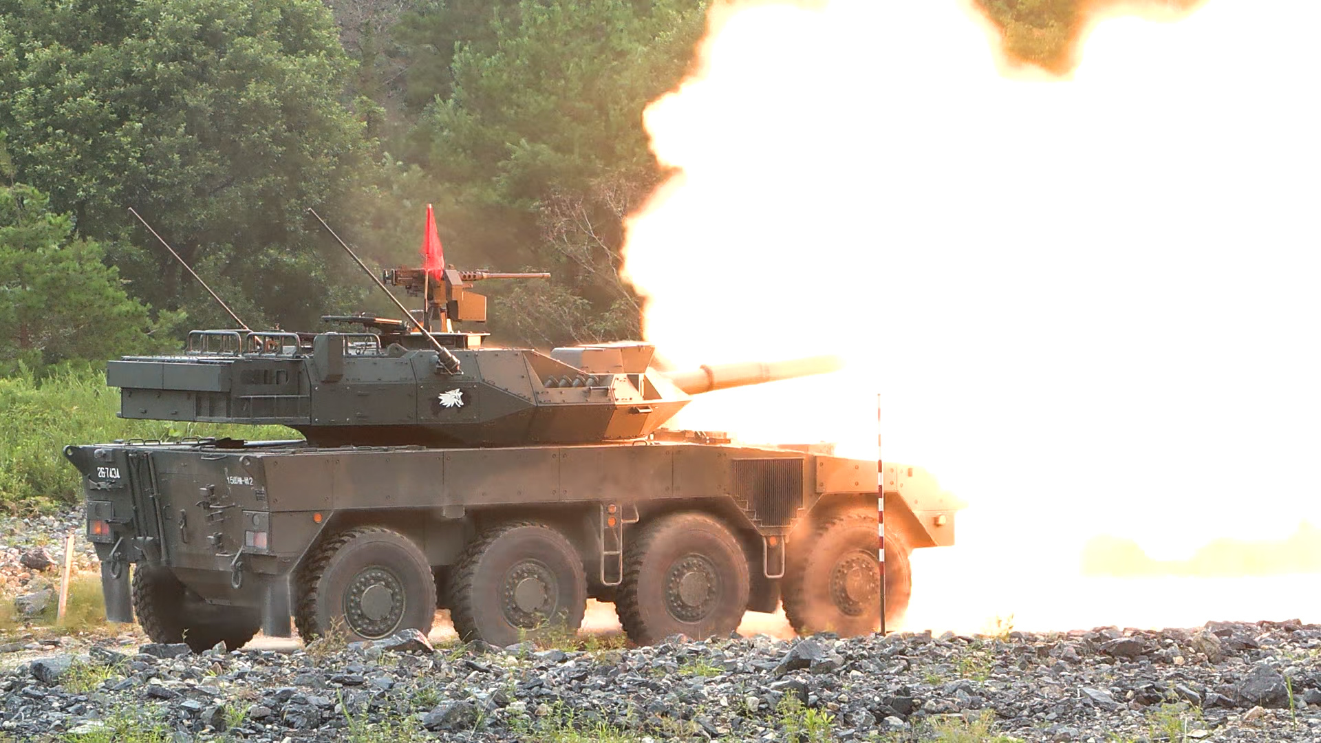 💥外表霸气，实速却…萌妹指挥官的“怪兽战车”！