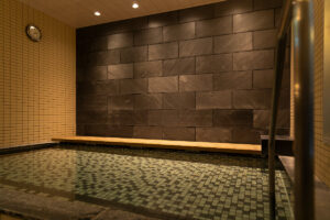 ♨️温泉惊现奇葩行为！网友：太恶心，直接封杀！ 封面