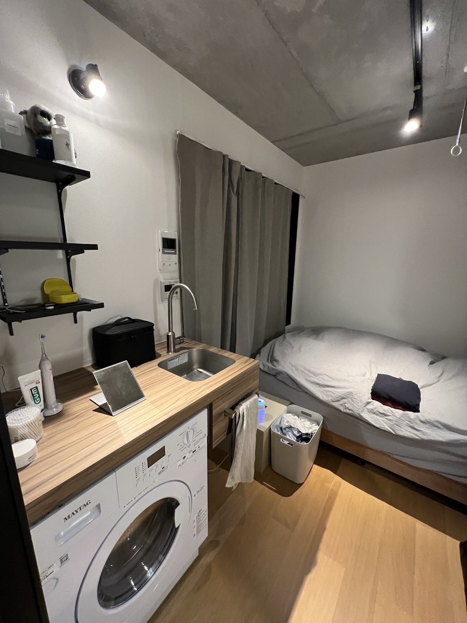 🏠30岁男：蜗居5年攒300万！除了西装，啥也不买！