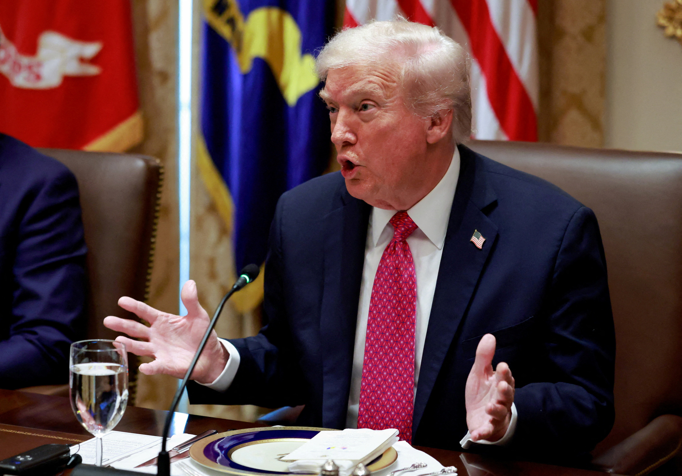 💥 特朗普：乌克兰和平就在眼前！🤫