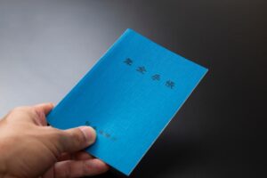 💰月领3万？养老金暴富秘诀，看完惊掉下巴！ 封面