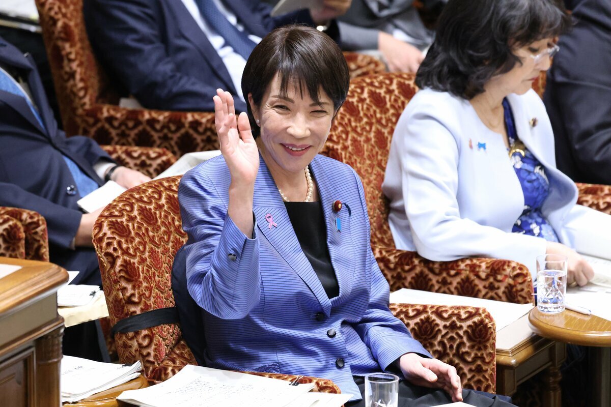 💥笑颜下的“战斗狂”首相？