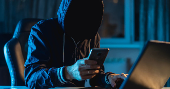 🚨博物馆“失窃”真相：被炒员工的惊人反击！