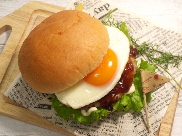 🍔汉堡店崩了！高价or平价，中间没活路！