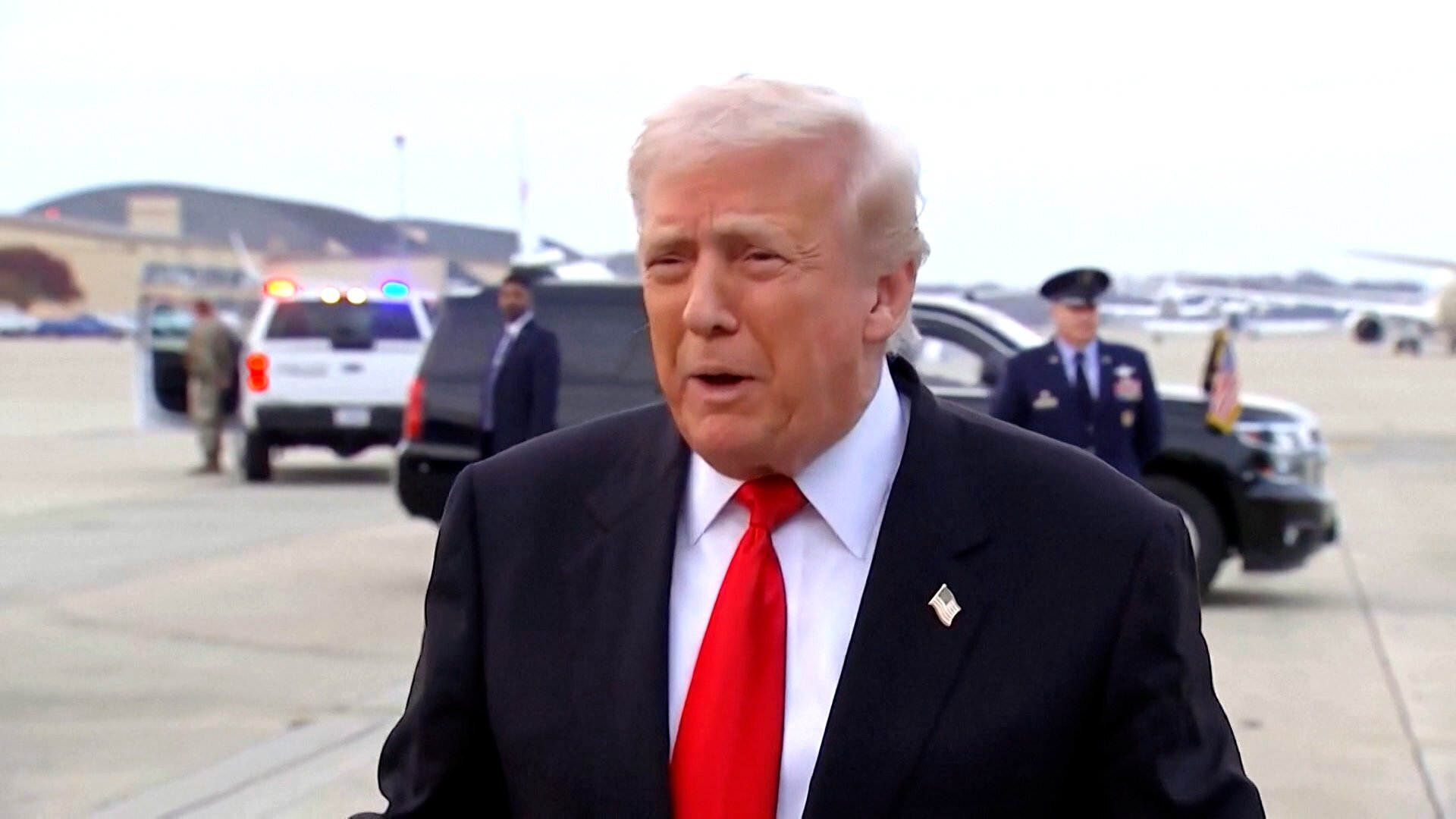 💰特朗普：关税收钱，一人发2000美元！反对？你OUT！