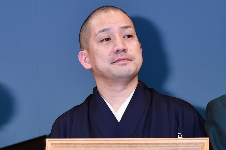 💥春风亭一之辅腰伤翻车！网友：装可怜也别过分！