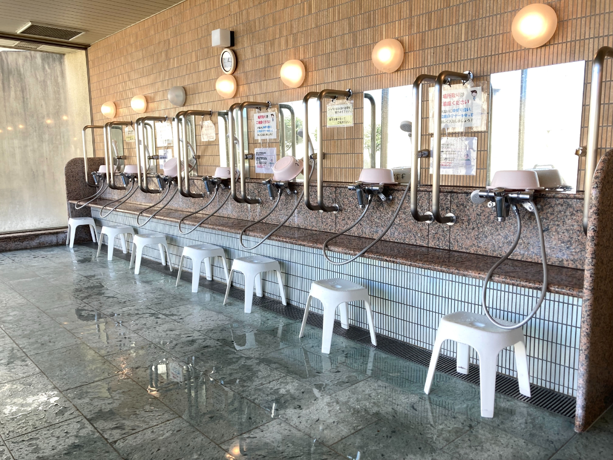 ♨️ 澡堂惊现奇葩行为！简直没素质到极点！