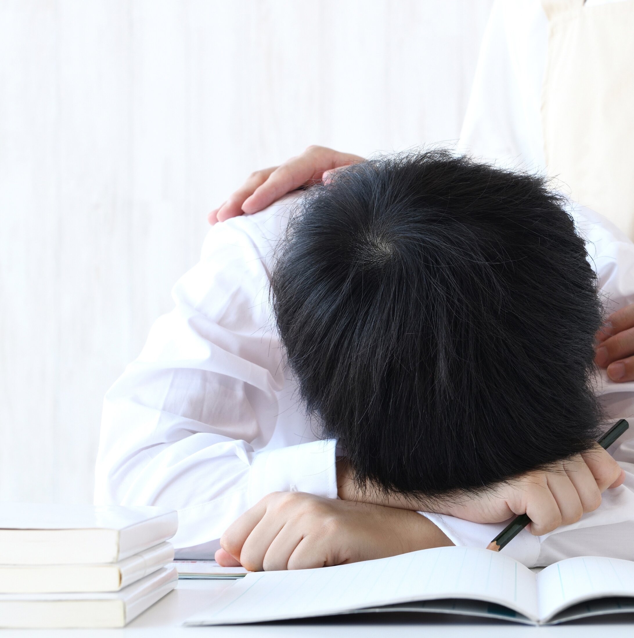 💥“考砸了你负责吗？！” 12岁学霸崩溃大哭，老师震惊！