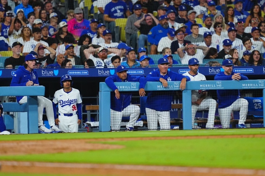 💥续约背后藏玄机！巨队痛失大将，球迷：心疼！