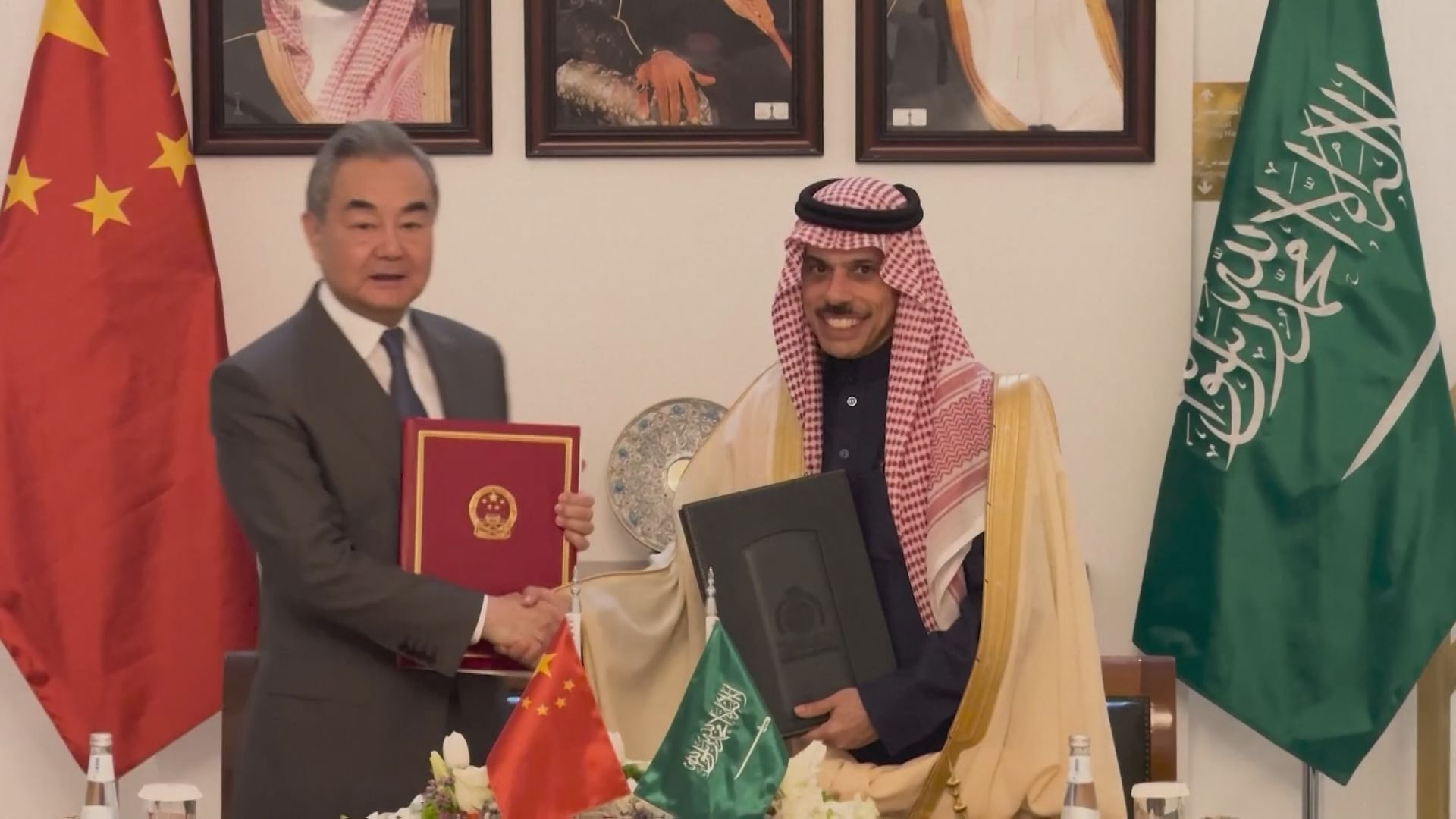 💥王毅怒斥：别瞎掺和台湾事！外交战场再燃！