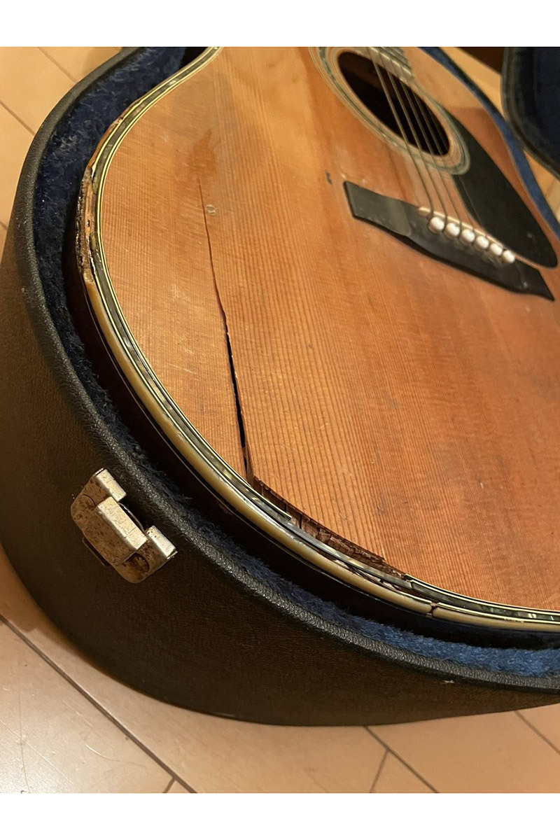 📦🎸心疼！新吉他一路“碎”来，快递公司：赔！