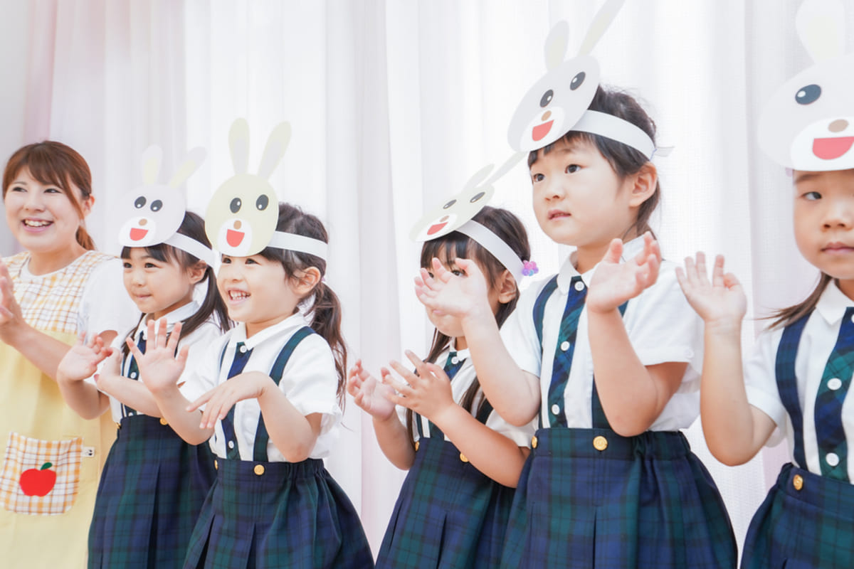 👶️月8万 vs 0元！就差一条河，为啥东京娃免费上？