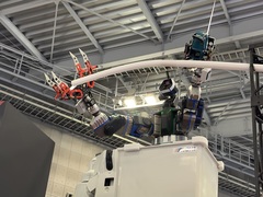 💥高空怪兽！巨爪链锯，它到底想干嘛？