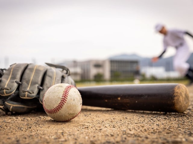 ⚾️棒球棍的差距：孩子间的“阶级”竟由装备决定！