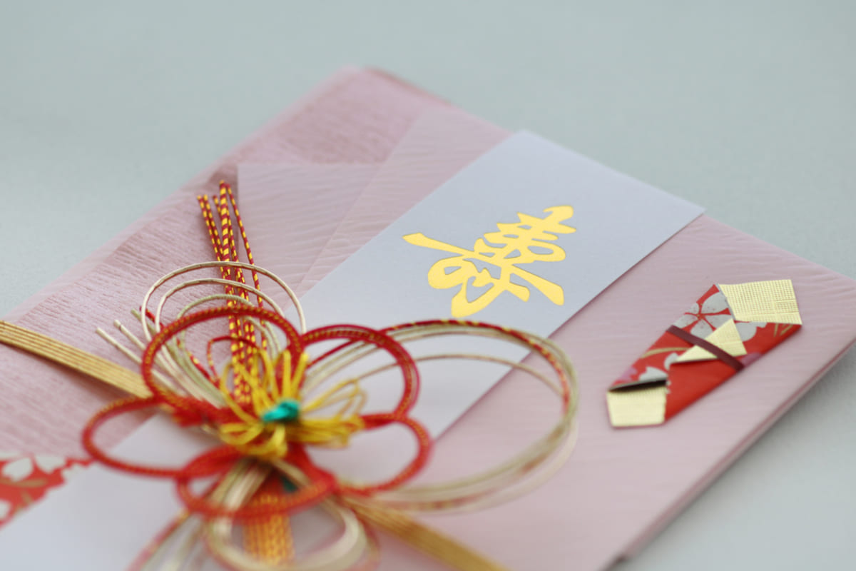 💰姐/妹：结婚红包必须5万？我裂开了！