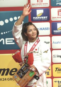 🥇柔道女王：骨折也逆袭！为奥运，绝不退缩！ 封面