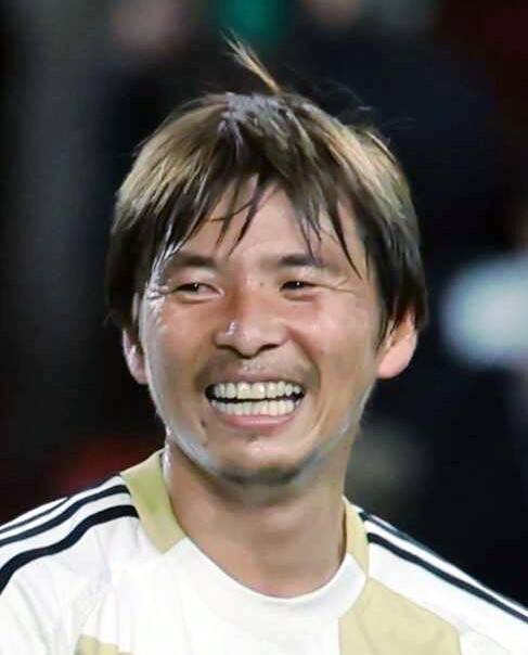⚽️37岁老将乾贵士：告别清水，转战神户！