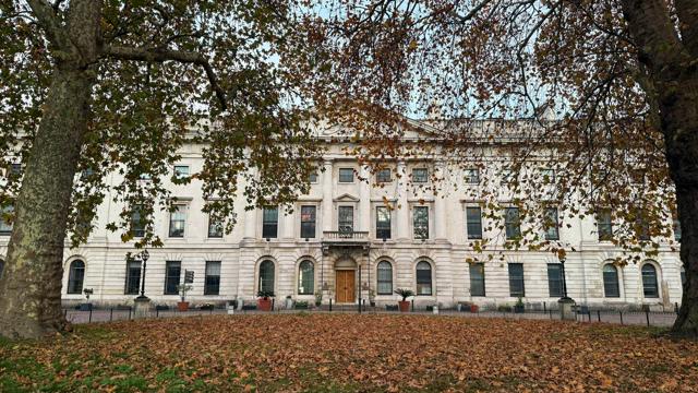 🚨巨型中国使馆再延期！英政府惹怒中国！