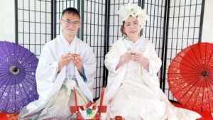 💔 25年婚后，妻子一句“对不起”，揭开40万秘密！ 封面