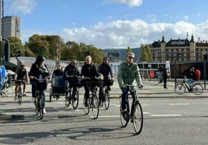 💡医生官僚都准时下班？丹麦的“偷懒”背后的真相！ 封面