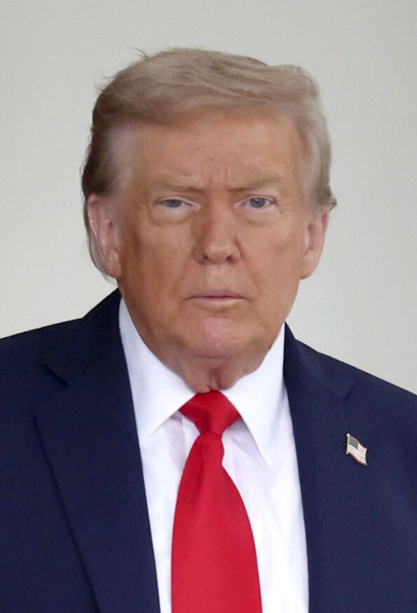 🚗 特朗普“点赞”小车！背后藏着大玄机？