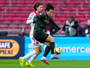 ⚽️阿贾克斯力克劲敌！板仓滉封锁，上田绮世哑火！ 封面