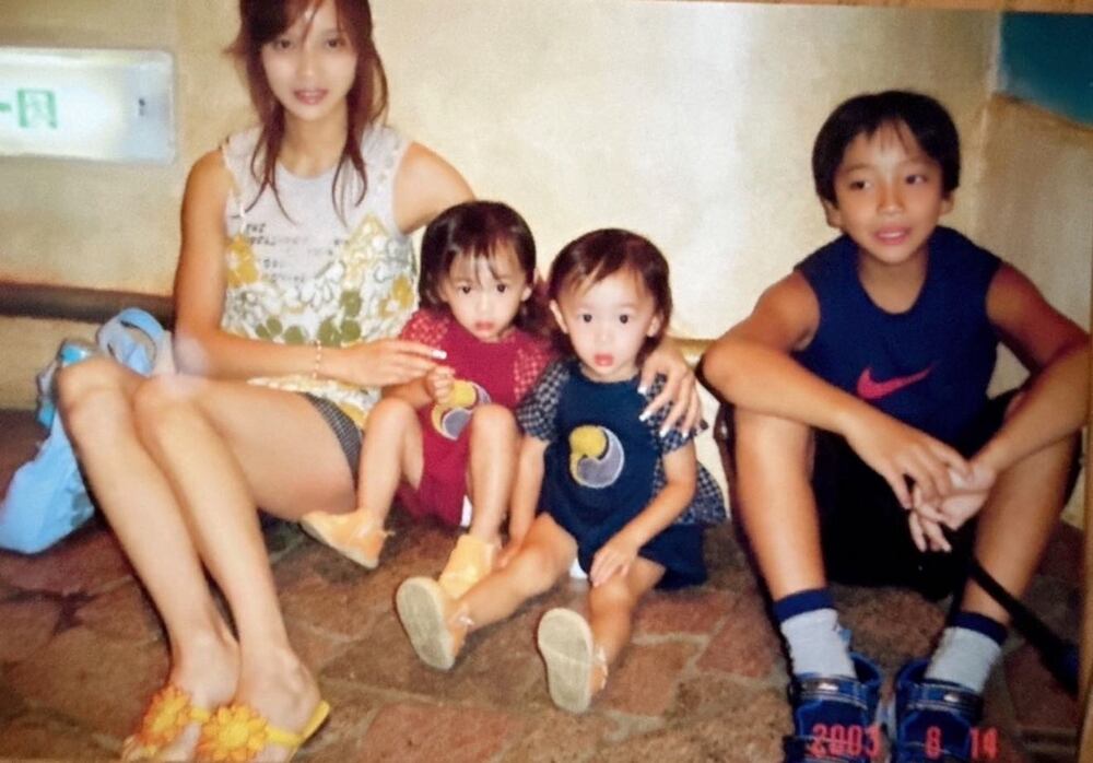 ✨姐妹23年分离重逢，眼泪止不住！😭