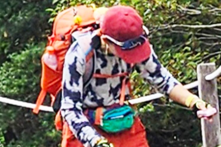 💥韩游客韩遗址“惊人一幕”！星巴克烧酒炸鸡也遭批！