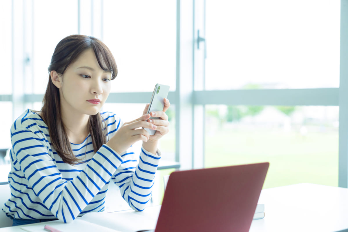 📱25岁女儿：每月2万手机费，太狠心？我一分不给家用！