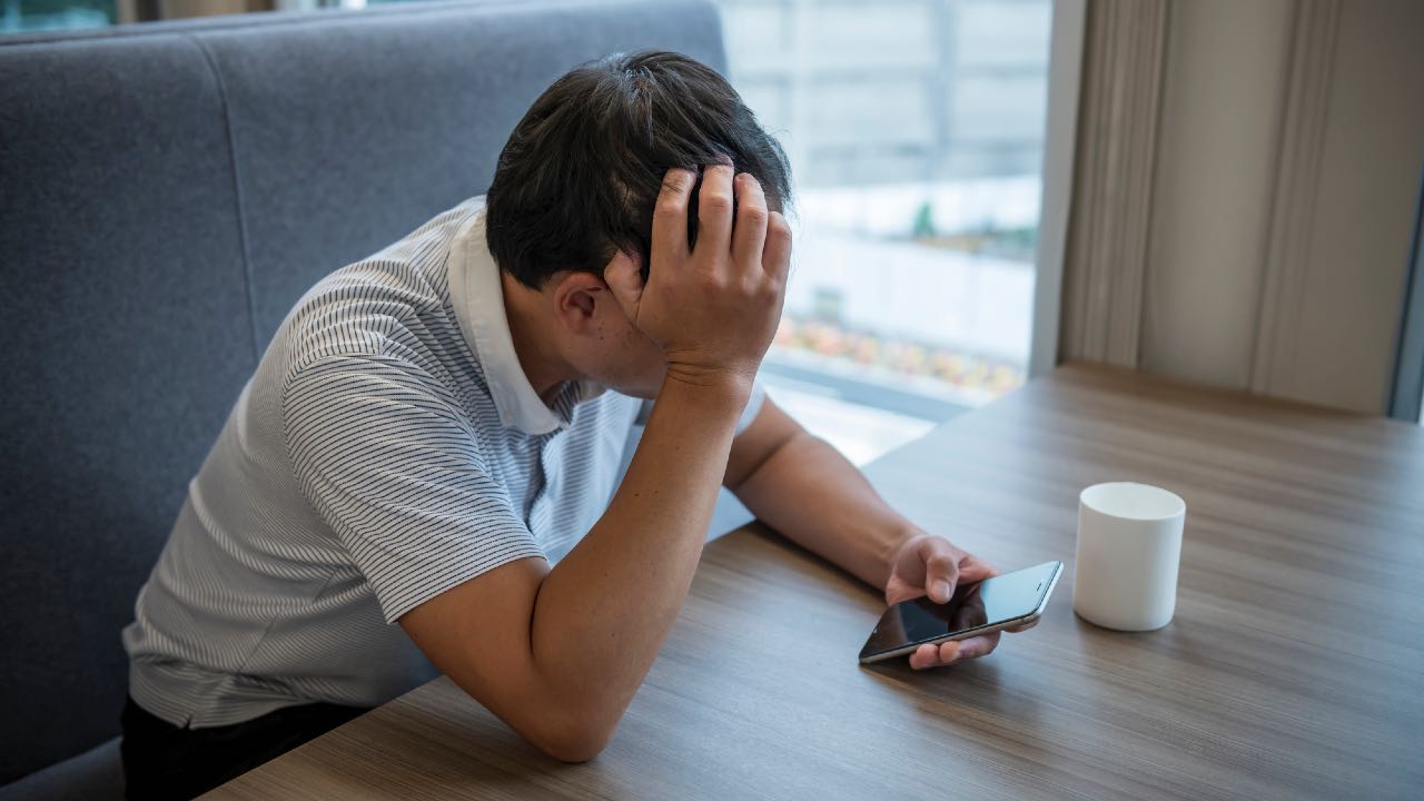 😱 延迟到75岁领养老金？66岁大爷收到钱后…崩溃了！