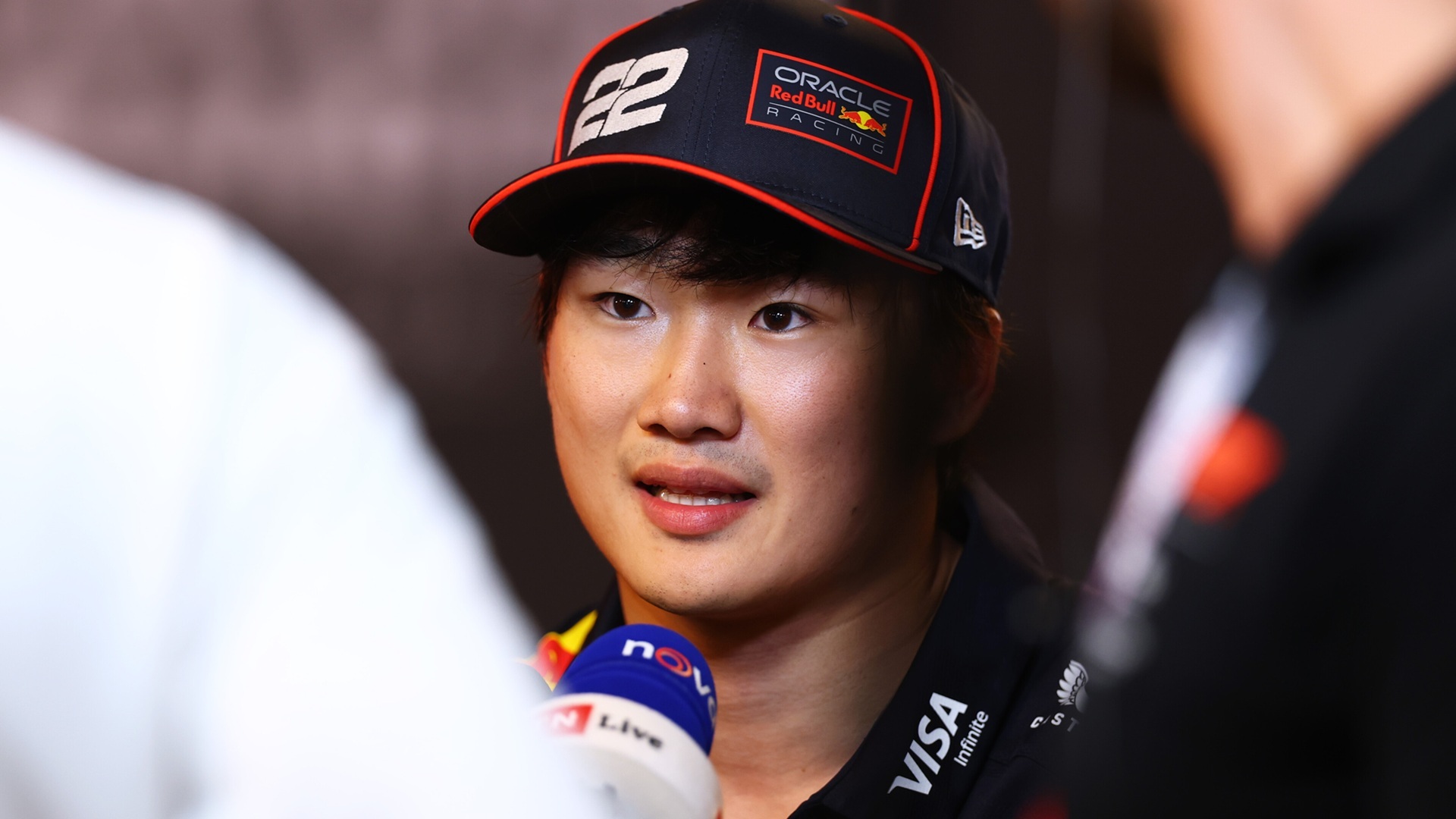 💥逆袭！摔倒后重生的车手，竟闯入F1前八！