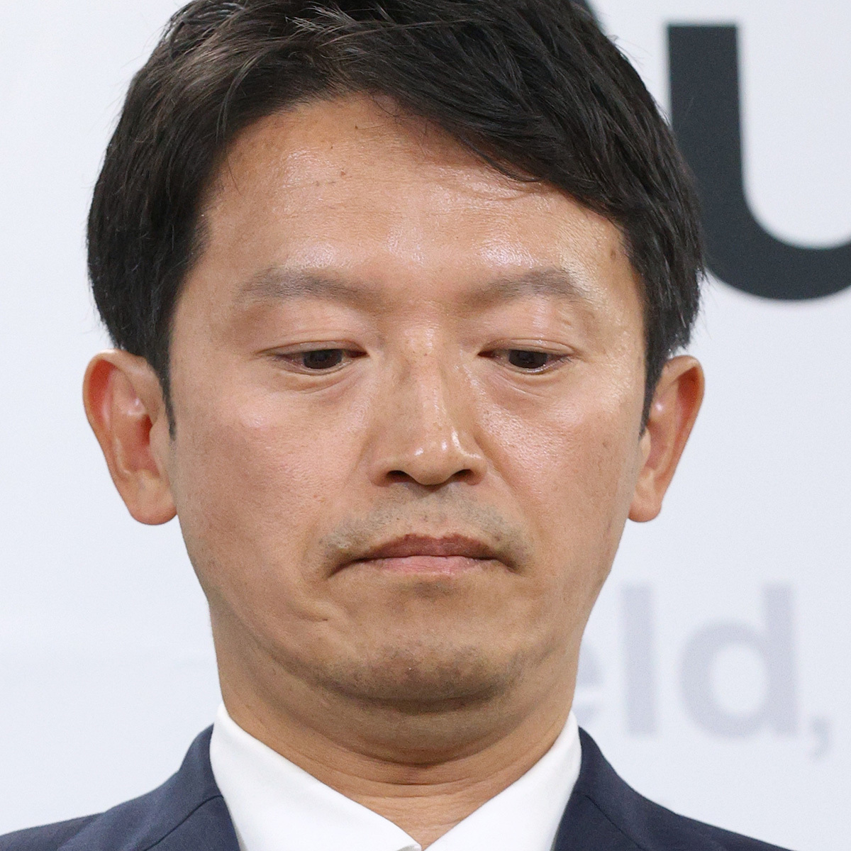 🔥县长又惹怒记者了！年度最后一次记者会沦为互怼现场！