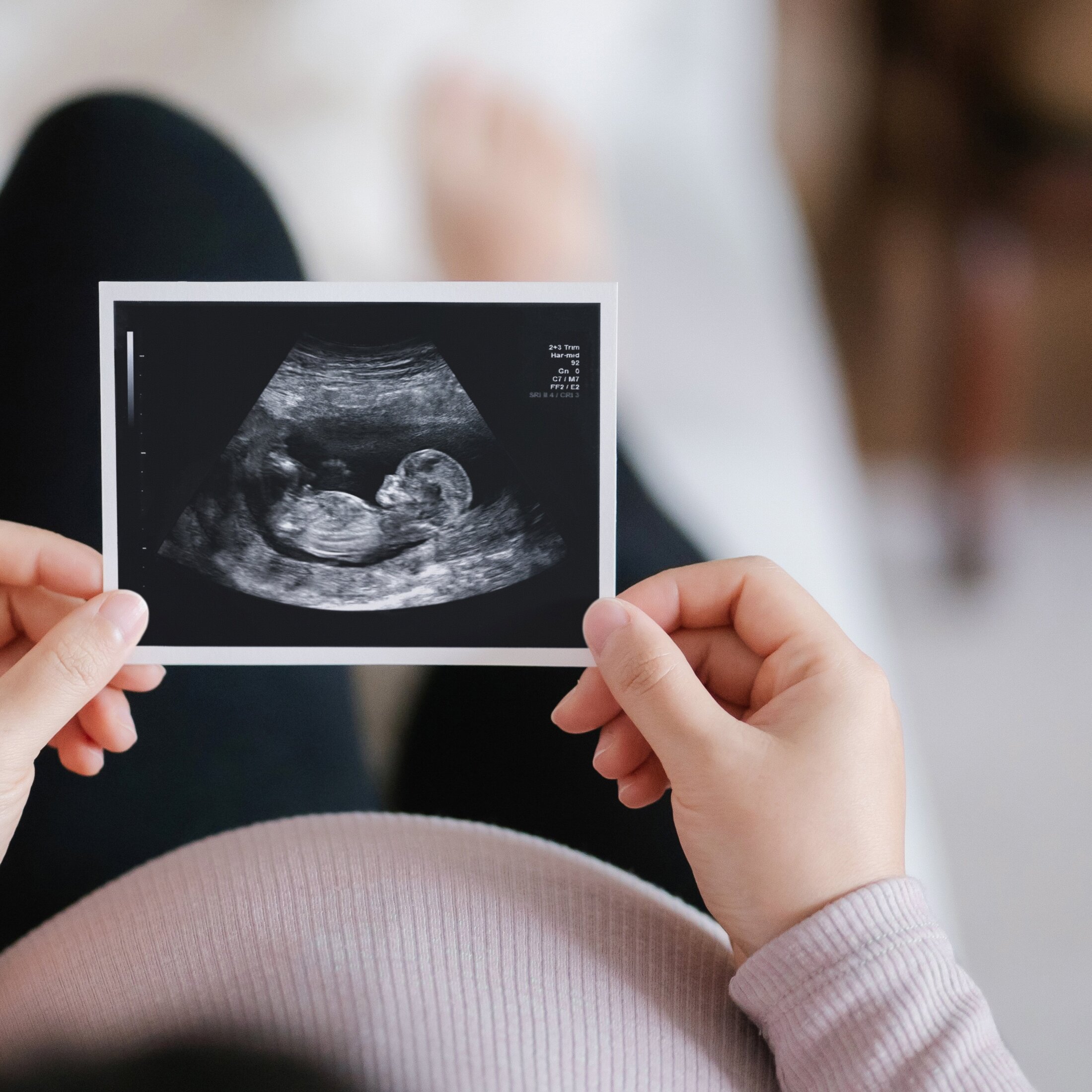 🤰46岁高龄再孕，生还是不生？背后的教育悲哀！